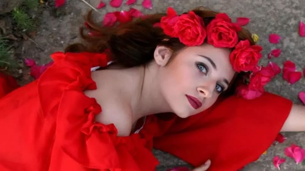 femeie flori