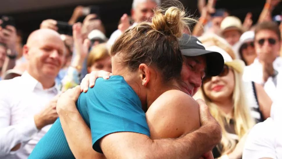 ‘Uraganul’ Halep face ravagii la Paris! “Victoria este un cadou pentru Darren, azi e ziua lui”