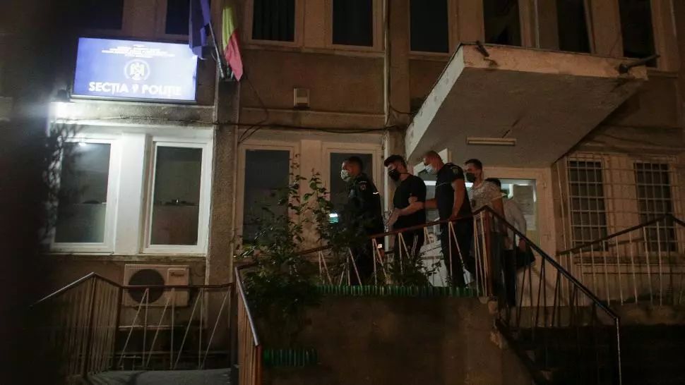 Vloggerul Colo, reținut de polițiști Foto: Inquam Photos/Octav Ganea