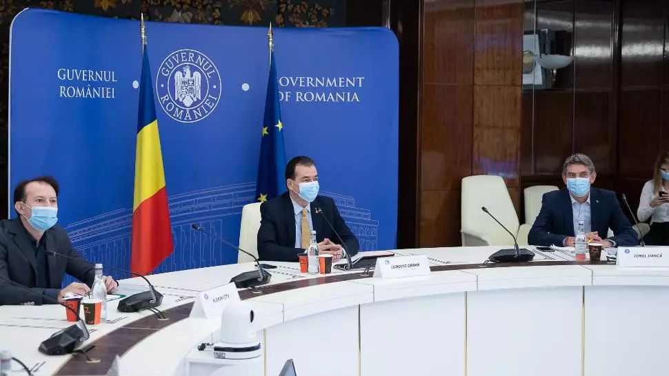 Măsuri fără precedent după ședința CNSU: Organizatorii de evenimente vor avea activitatea SUSPENDATĂ dacă nu respectă distanțarea
