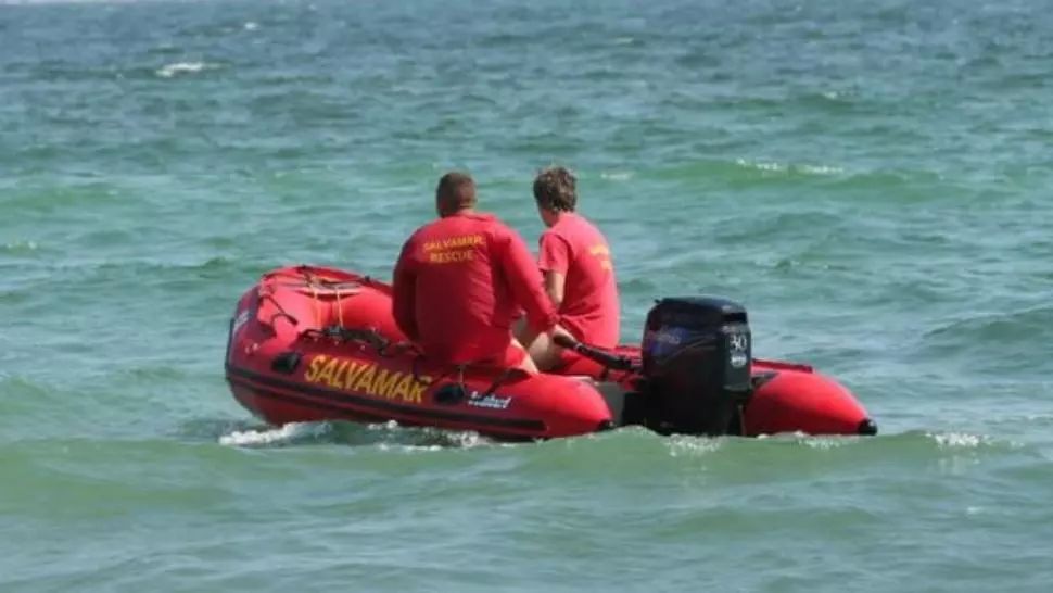 Tragedie la malul mării. Copil dispărut în valuri