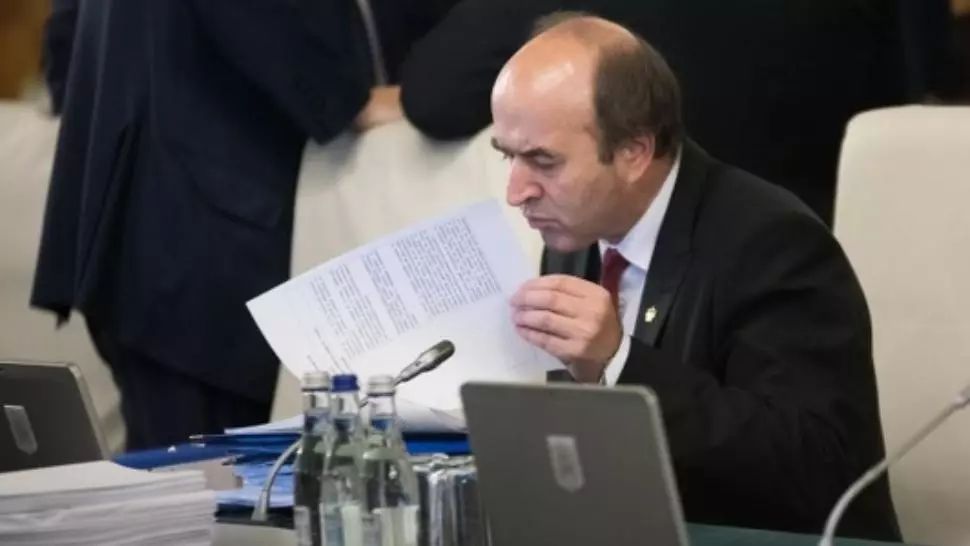 Presiuni la un ministru important, în direct la Realitatea PLUS. SMS-ul primit de la Tudorel Toader, în timp ce făcea dezvăluiri despre caracatița din PSD 