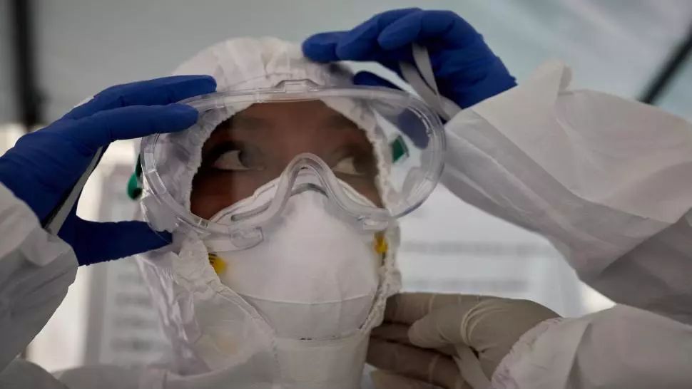 Avertismentul unui medic din prima linie: Nu există pacienți asimptomatici