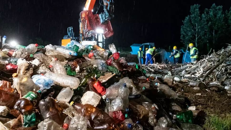 Poluare pe Tisa, în sectorul maghiar, provenită din Ucraina (sursa: MTI)