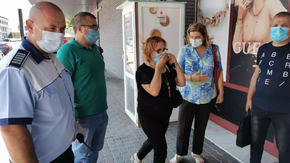 Purtatul măștii a devenit obligatoriu și în județeul Vâlcea