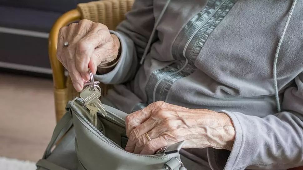 Femeie UMILITĂ de statul român după ce a muncit 20 de ani/ Imagine de arhivă