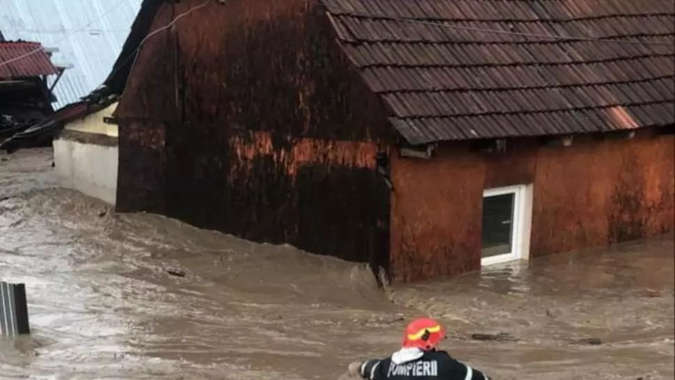 Avertizare meteo – cod galben de inundații, ploi până la 50 l/mp și vijelii