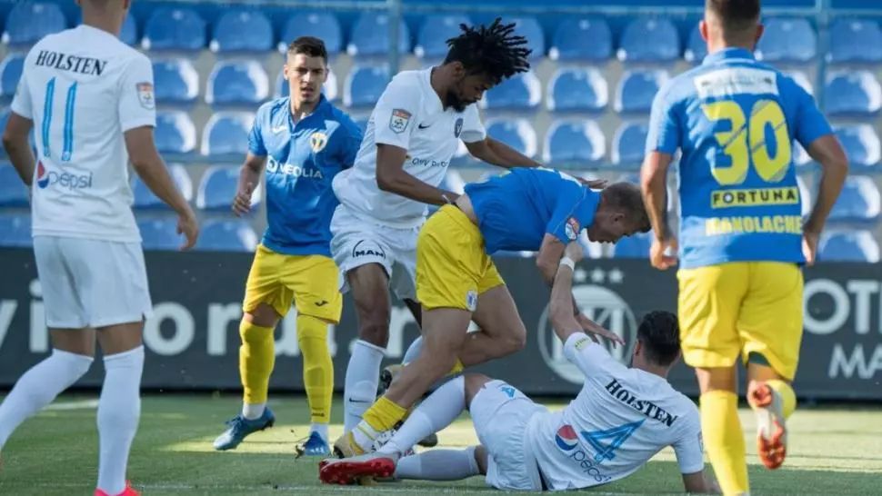Viitorul și Petrolul, arătate cu degetul! ”Două meciuri amicale… 6-7 cazuri de COVID la ploieșteni. Nu mai țipă nimeni!”