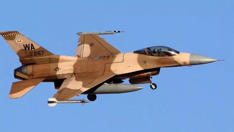 f 16 fighting falcon