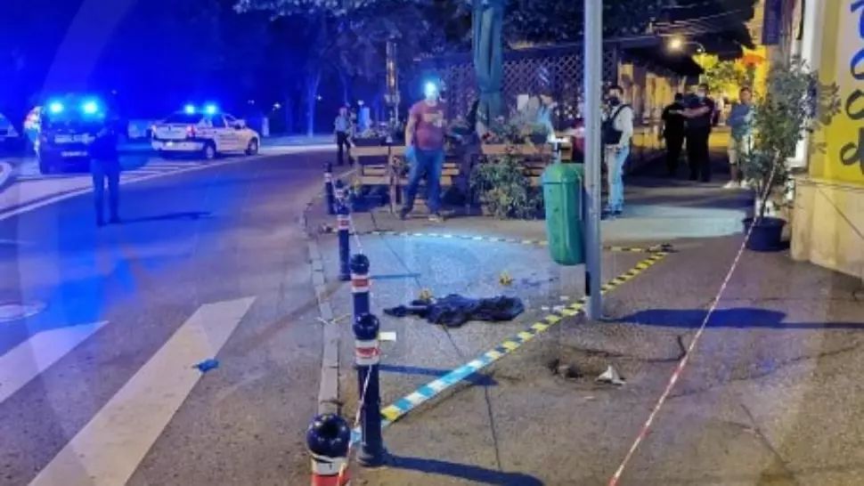 Bărbat înjunghiat pe stradă, de un om al străzii. Filmul tragediei