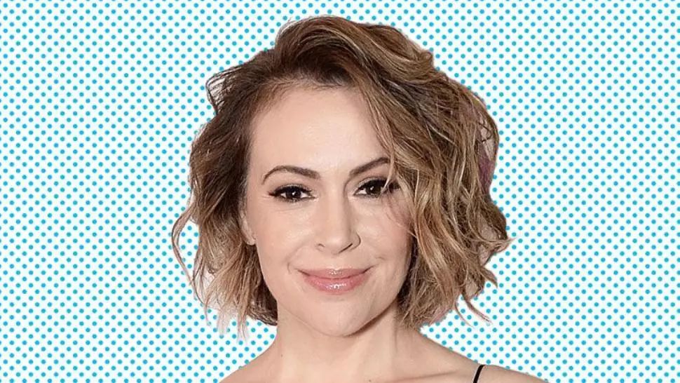 Actrița Alyssa Milano dezvăluie cât păr îi cade după lupta cu infecția COVID-19 