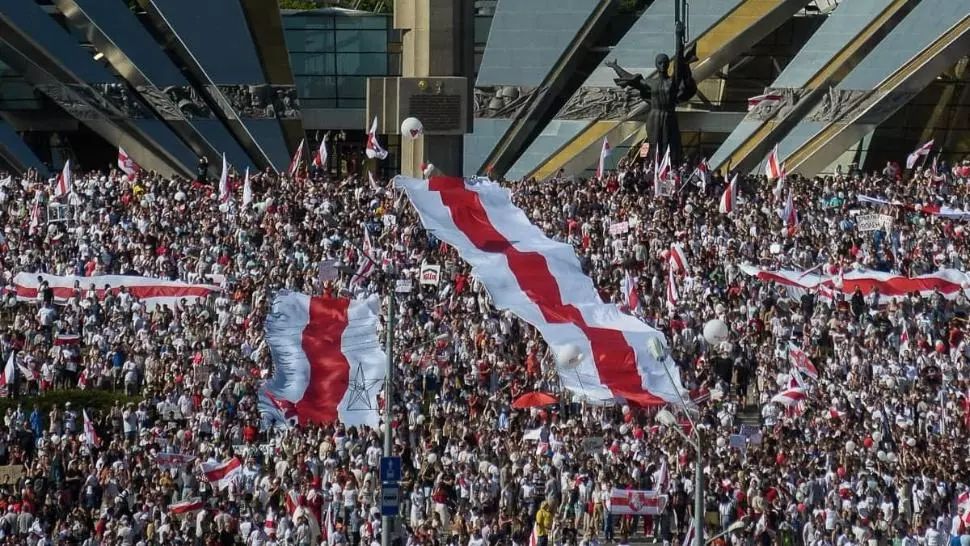 Proteste de amploare în Belarus, 17 august 2020. Se cere demisia lui Lukașenko, reales președinte la alegerile din 9 august Foto: Facebook/Franak Viačorka