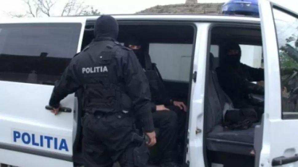 Percheziții de amploare, în București și Ilfov: spirt și produse de curățenie contrafăcute