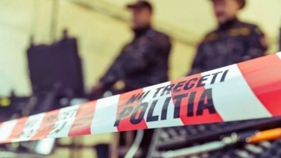 Atac în plină noapte al unui clan interlop din Vâlcea: sticle incendiare, mașină în flăcări