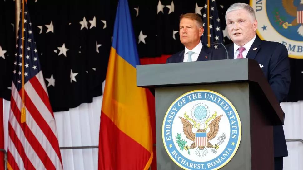 Adrian Zuckerman, ambasadorul SUA la București, și președintele Klaus Iohannis Foto: Ambasada SUA la București