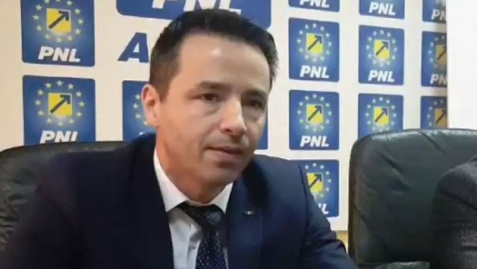 100% TU DECIZI: Emanuel Soare, tânăr liberal, vreau funcție