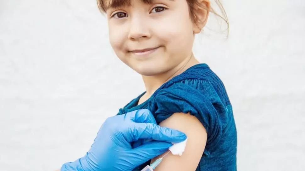 Semnal de alarmă al specialiștilor: Vaccinurile împotriva coronavirusului NU sunt testate încă și la copii