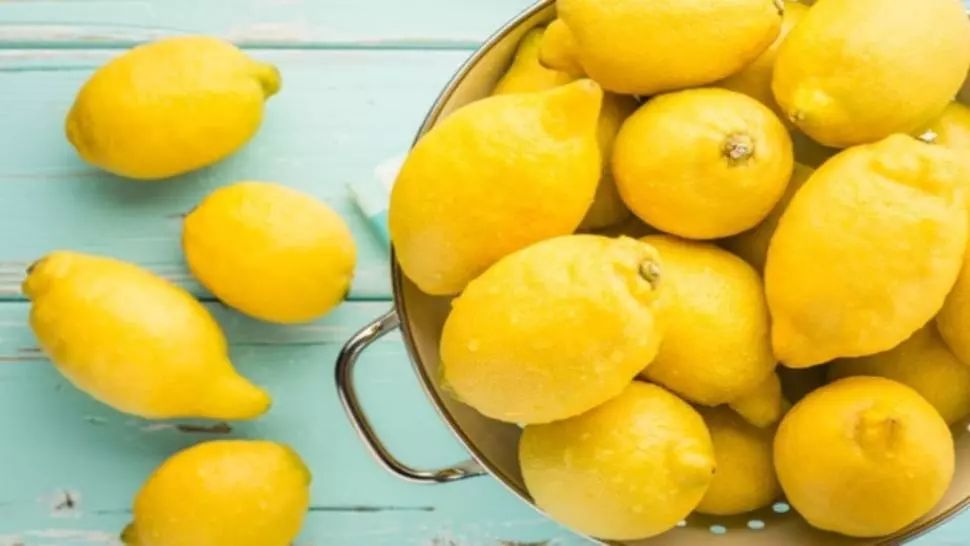 Cea mai rapidă cură de slăbire: dieta cu lămâi. Așa slăbeşti un kilogram pe zi