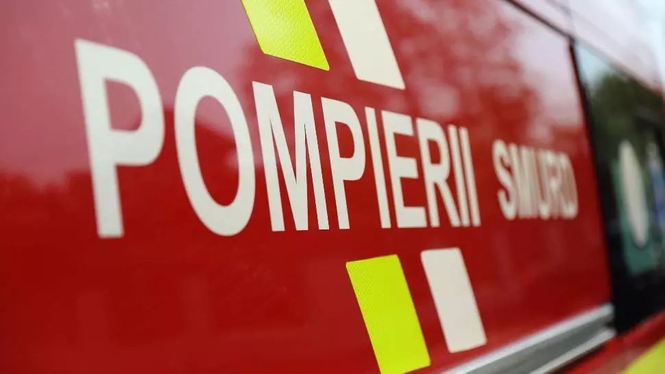 Incendiu violent in Capitală: Patru case și mai multe anexe gospodărești, în flăcări