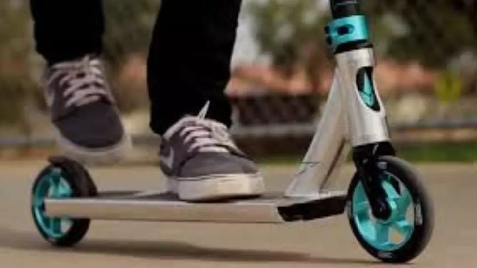 Bărbat pe trotinetă, accidentat mortal pe un drum județean din Gorj/ Arhivă foto