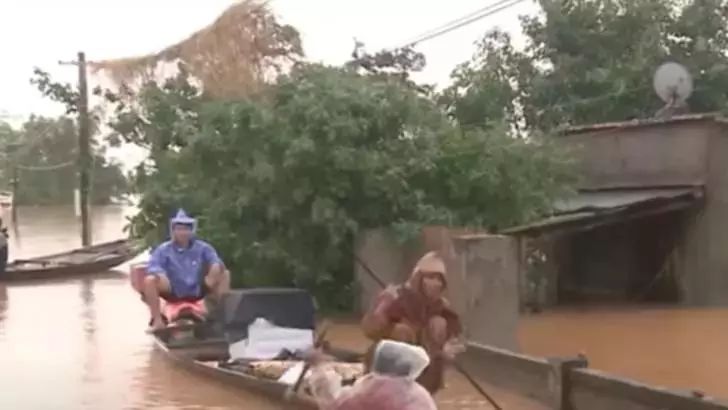 Inundații masive în Vietnam. Foto: captură Combini