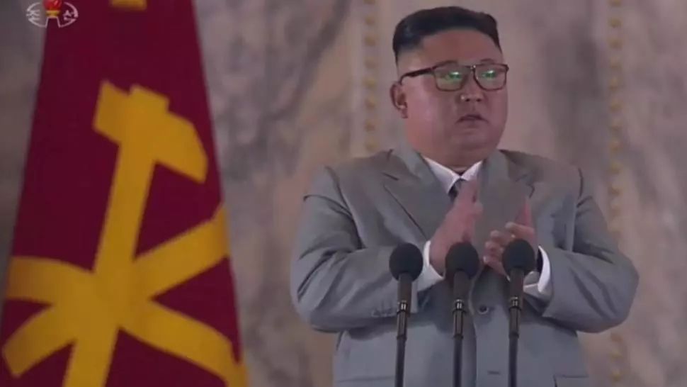 VIDEO Spectacol de lacrimi și lumini cu Kim Jong-un. Coreea de Nord nu are niciun caz de COVID