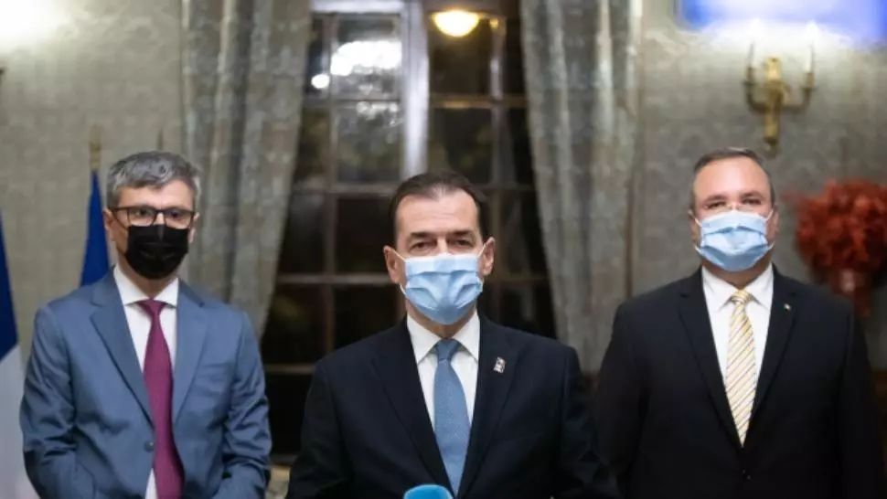 Premierul Ludovic Orban, ministrul Apărării Naționale, Nicolae Ciucă, ministrul Economiei, Virgil Popescu, ambasada României din Paris, 27 octombrie/Vizită oficială în Franța 26-27 octombrie 2020 Foto: Guvernul României