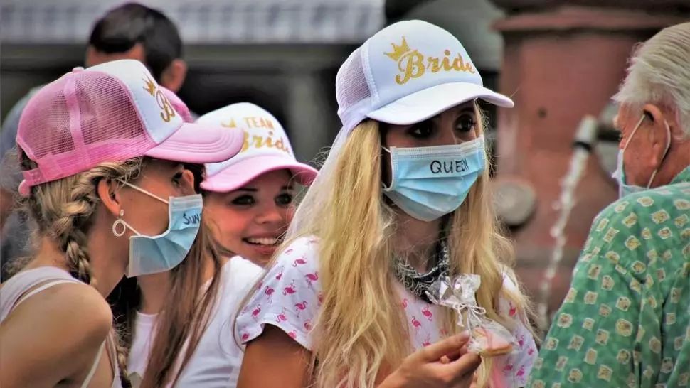 MĂSURI redeschidere școli 8 februarie - mască de protecție, dotare cu dezinfectanți, aerisirea claselor, cel puțin 1 metru între copii