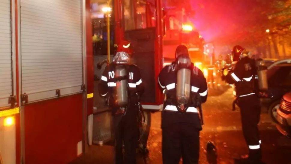 Incendiu într-un bloc din Câmpina
