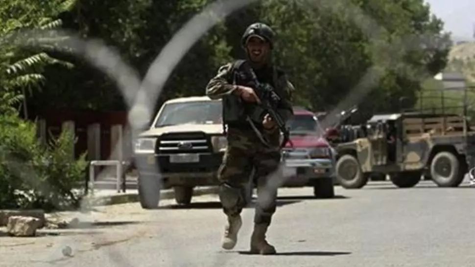 Zi neagră! Două atacuri sinucigașe în Afganistan: cel puțin 34 de morți, zeci de răniți