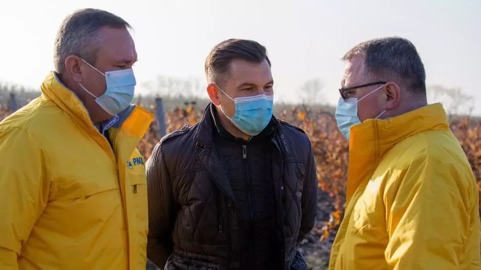 Ministrul Agriculturii, Adrian Oros, pozitiv COVID-19. Ministrul Sporturilor, în izolare