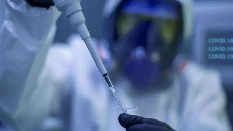 Primele 25 de persoane, cu vârsta de peste 60 de ani, vaccinate cu EpiVakKorona, în Rusia