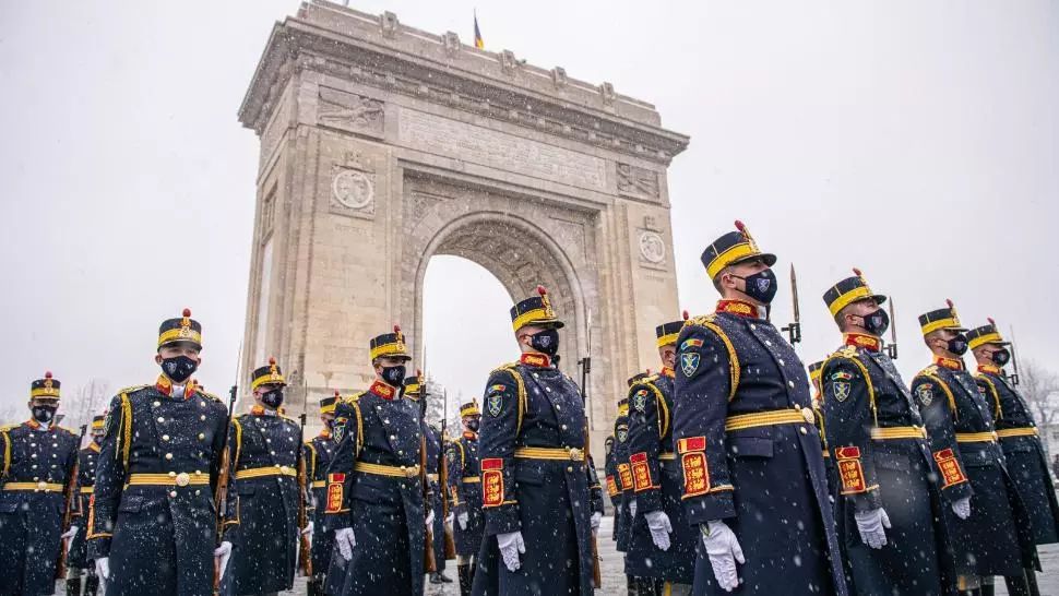 Incident la ceremonia de Ziua Națională: două persoane au încercat să forțeze filtrul jandarmilor