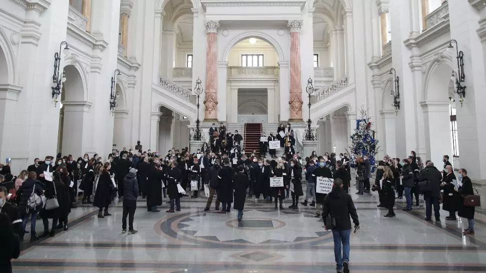 Protest fără precedent în Justiție: avocații au ieșit în stradă după ce un coleg a fost CONDAMNAT la cinci ani de închisoare / Foto: Inquam Photos, Octav Ganea