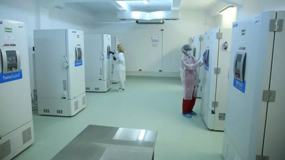 FOTO | Cum arată centrul în care vor fi depozitate vaccinurile anti-Covid-19 la minus 80 de grade Celsius
