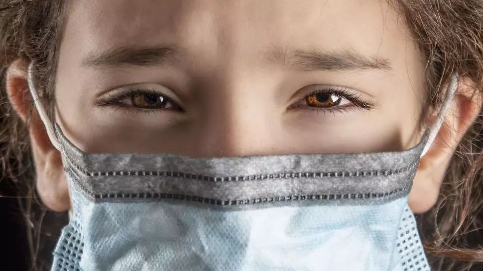 Noul coronavirus poate fi transmis prin lacrimi. Primul caz de COVID-19 identificat după probe luate din ochii unui copil