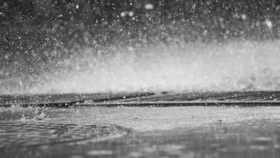 Alertă meteo - Avertizare de ploaie, polei, ceață și vânt puternic în 14 județe