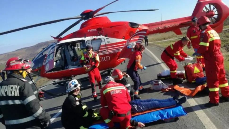 Elicopter SMURD în cursul unei intervenții (arhivă)