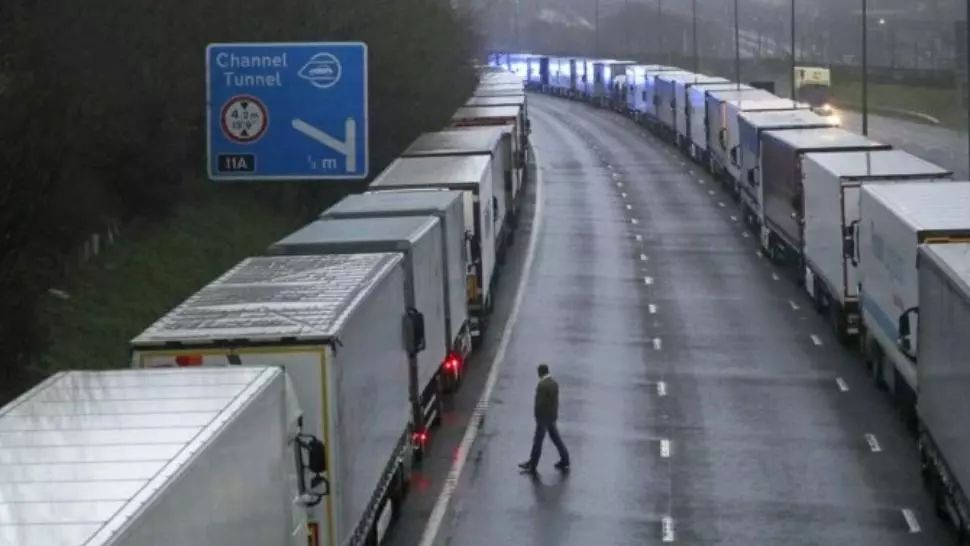 Tiruri la granița cu Franța Foto: Facebook.com/Voluntari în Europa