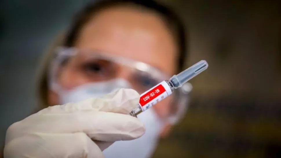 Au fost injectați simultan, din greșeală, cu cinci doze de vaccin anti-Covid-19
