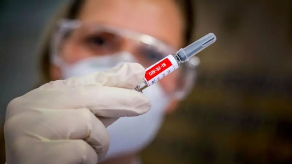 Medicul Ioan Gherghina, răspunsuri pentru persoanele care suferă de diverse boli și vor să se vaccineze