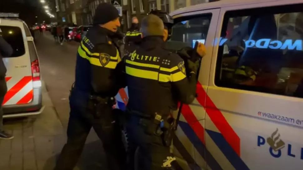 Proteste violente anti-restricții în Olanda. Foto: captură YouTube