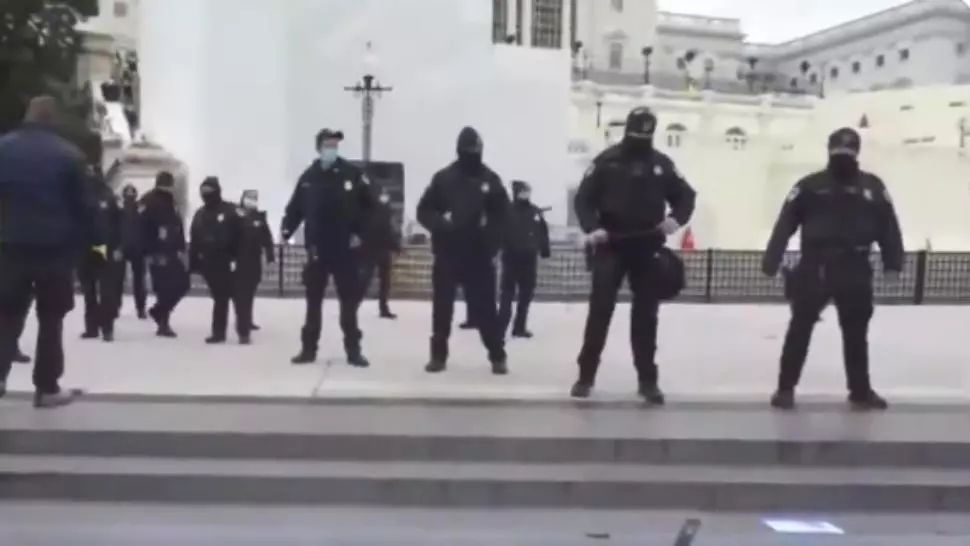 Proteste la Washingon. Garda Națională și FBI intervin pentru restabilirea ordinii. Foto: captură Twitter