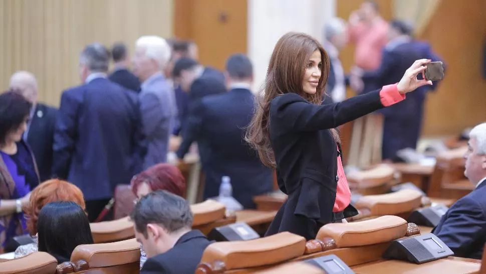 Procesul în care este judecată fosta deputată Andreea Cosma se reia de la zero / Foto: Inquam Photos, Octav Ganea