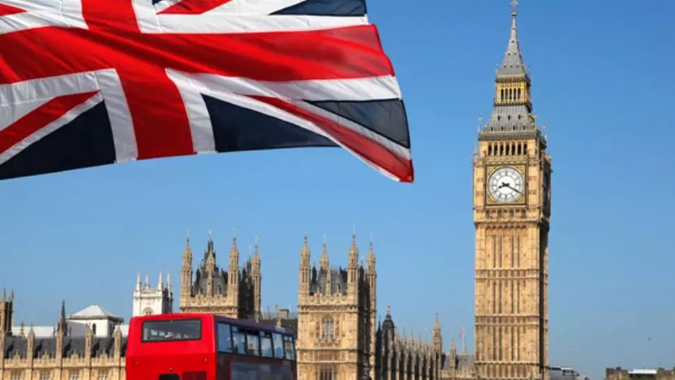 MAE: Noile condiții de intrare în Anglia se vor aplica începând de luni - Călătorii trebuie să prezinte un test negativ covid