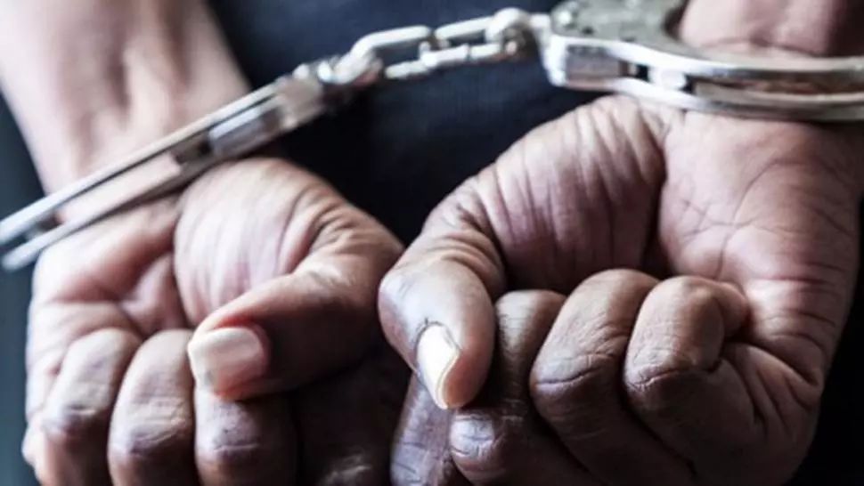  Doi bărbați din Baia Mare, REȚINUȚI după ce au vândut teste COVID cu rezultat „negativ”