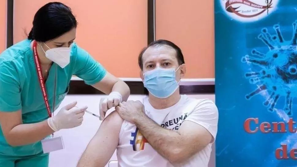 Florin Cîțu a primit prima doză de vaccin împotriva COVID-19 pe 16 ianuarie 2021 Foto: Facebook.com
