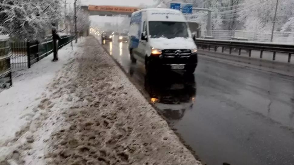 Weekend cu ploi, polei și intensificări ale vântului (sursă foto: Emanuel Focsan)