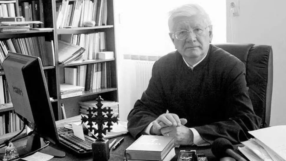 Mircea Păcurariu, teolog și istoric