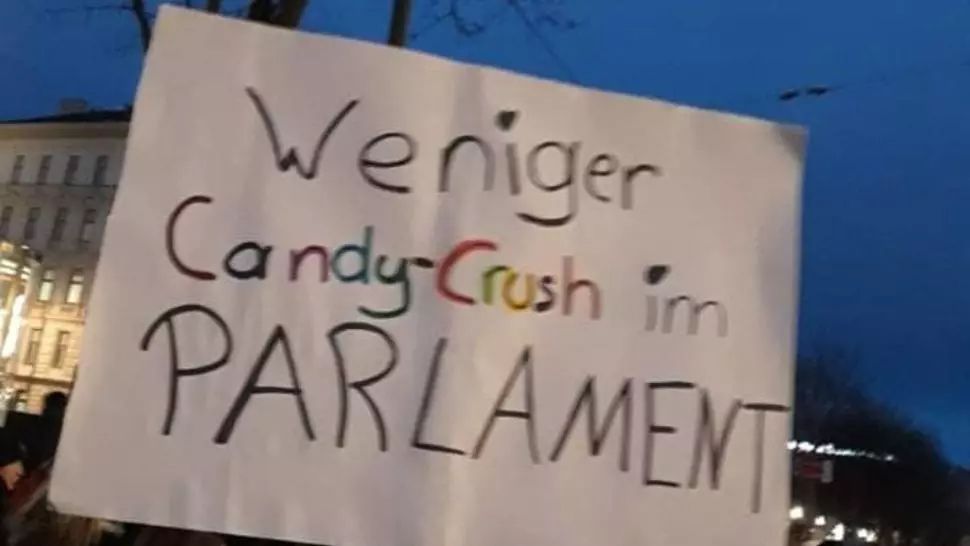 Proteste antimască la Viena. Numeroși români între miile de demonstranți (Antonia Hendrick)
